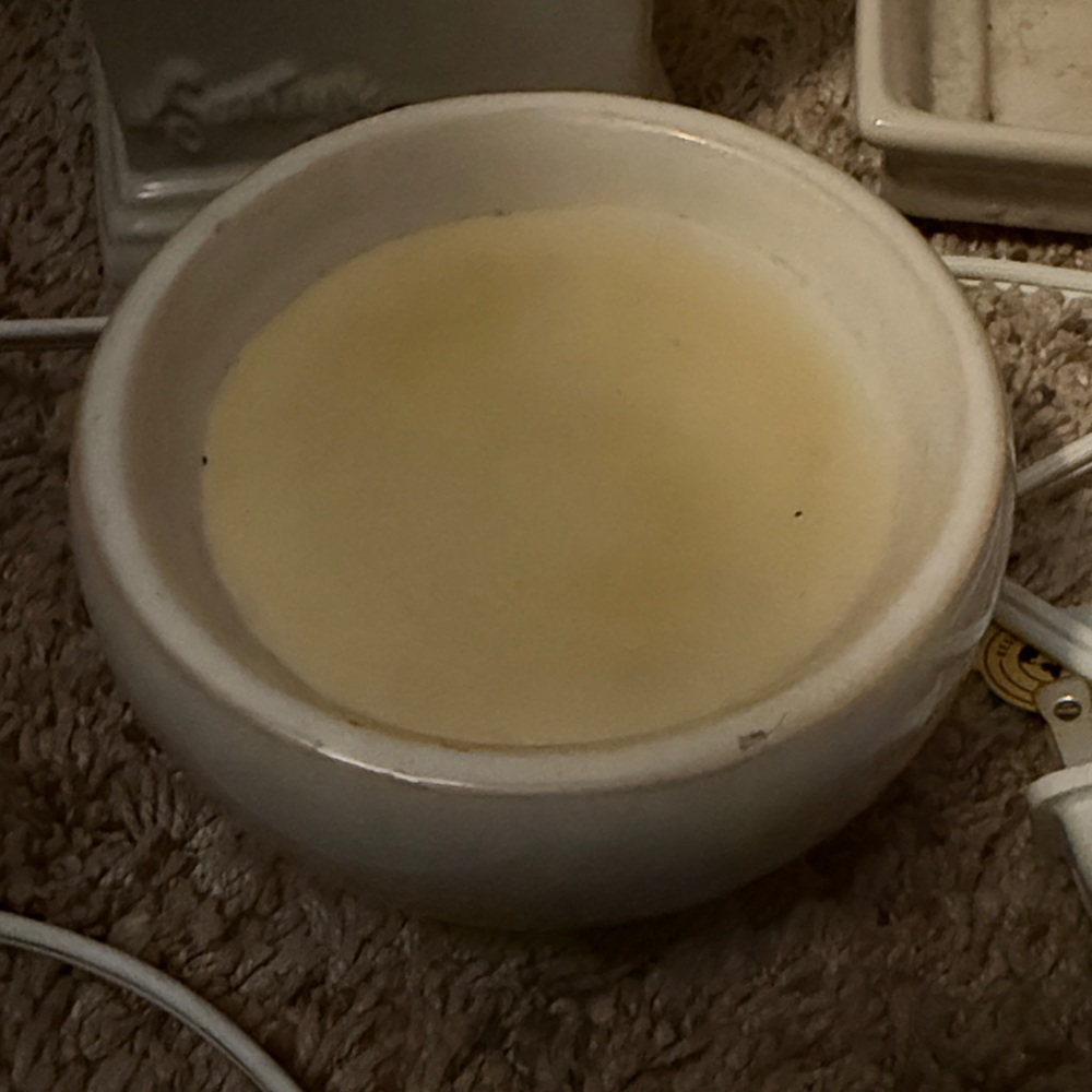 Scentsy wax warmer Floral Ceramic with Pink Flower - Picture 2 of 3
